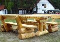 Sitzgarnitur aus massivem Holz